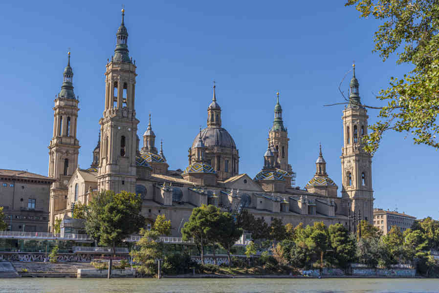 Zaragoza 008 - basílica de Nuestra Señora del Pilar.jpg
